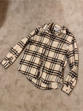 Old Navy Men's Cream and Black Plaid Button-Down Shirt